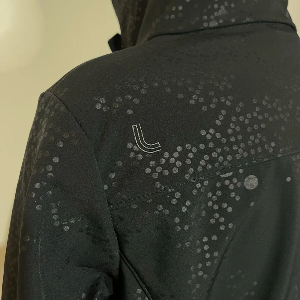 Lolë Soft Shell Jacket - Picture 5 of 10